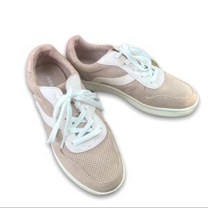 𝅺old Navy Women’s Taupe & White Sneakers Size 7